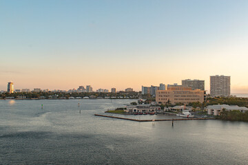 Naklejka premium Coastline Sunset 3