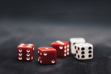 Red -  Table - Würfel - Glücksspiel - Dice on Black Background - Casino - with copy space - High quality photo