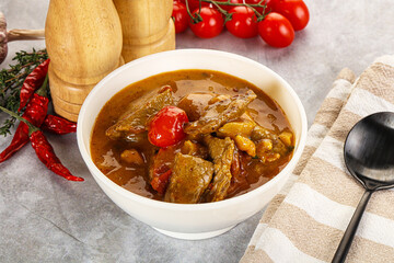 Yellow Thai curry with beef