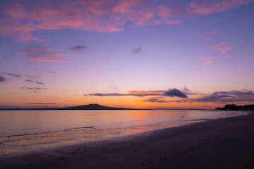 Obraz premium Milford Beach New Zealand Sun Rise