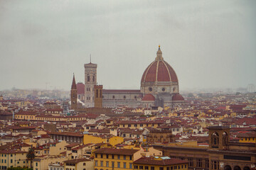 Obraz premium Vue d'ensemble de Florence sous les nuages - 1