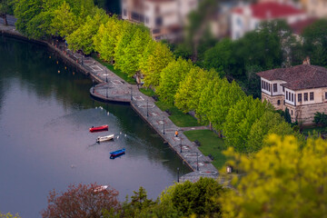 Naklejka premium lake in the city