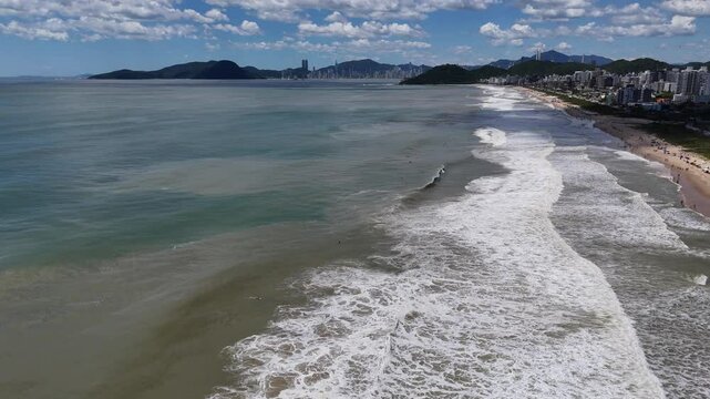 Dia de surf na Praia Brava, Santa Catarina