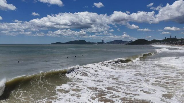 Dia de surf na Praia Brava, Santa Catarina