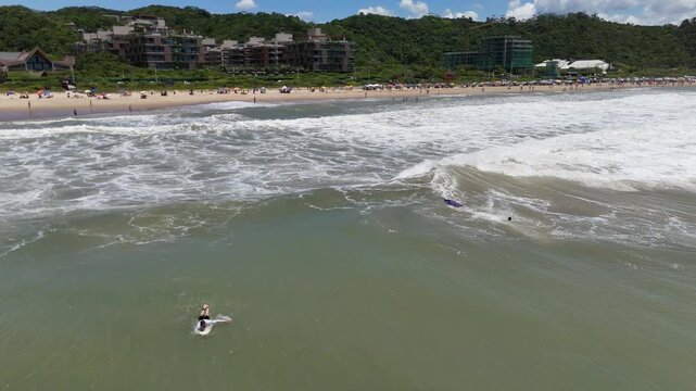 Dia de surf na Praia Brava, Santa Catarina