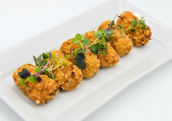 Croquetas tipicas españolas rellenas de marisco