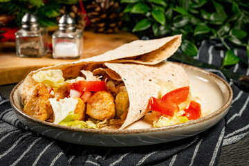 Wholegrain tortilla wraps .