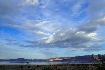 Obraz premium Colorful cloudscape over Lake Mead National Recreation Area, Nevada