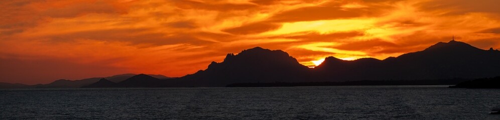 Romantic sunset panorama of the French Riviera coastline of Cannes Fréjus et St. Tropez, Provence-alpes-côte d'azur, France