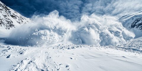 Obraz premium avalanche in the mountains