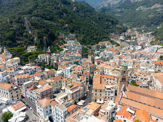 Obraz premium Amalfi Town and Mountain Landscape Aerial View - Italy