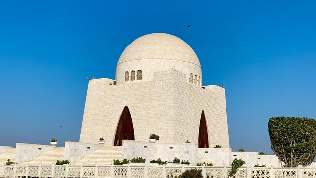 Mazar-e-Quaid, the majestic mausoleum of Quaid-e-Azam Muhammad Ali Jinnah, Karachi, Pakistan &ndash; A symbol of independence and architectural brilliance.