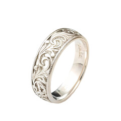 Elegant filigree ring with sparkling diamonds.