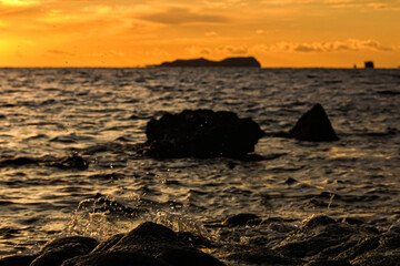 ＜夜明けの景色＞鐙瀬溶岩海岸の夜明け