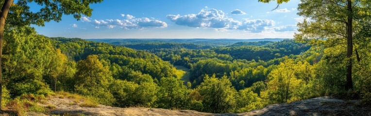 Naklejka premium Stunning panorama of rolling hills and lush forests in Shawnee State Forest showcasing Ohio's natural beauty