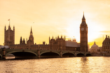 Fototapeta premium Big Ben with Houses of Parliament and Westminster bridge, London, UK