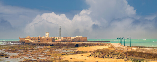 San Sebastian Castle (Castillo de San Sebastián) on a small island off the coast of Cadiz, Andalusia (Andalucía), Spain © Luis