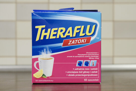 Polish Theraflu Zatoki medicine drink against cold and flu in a box