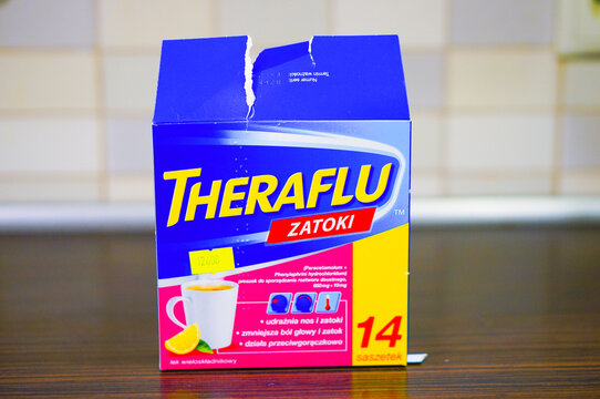 Open box of Theraflu Zatoki medicine