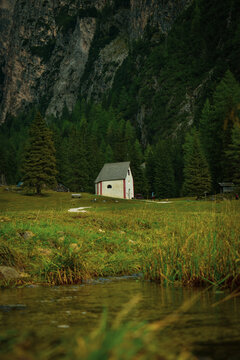 A chappel in the valley of Vallunga