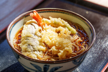 温かい天ぷら蕎麦