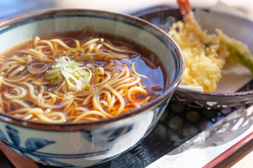 温かい天ぷら蕎麦