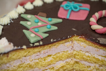 Detail of the split part of the cake.
