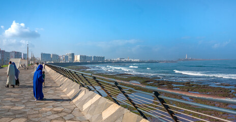 The sprawling ocean front proimenade of la Corniche, Casablanca, Morocco © Luis