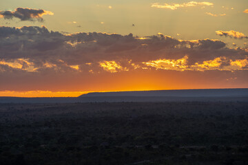 Obraz premium Sunrise at Morro do Jacurutu (Jacurutu Hill) in Jalapão State Park - Tocantins, Brazil