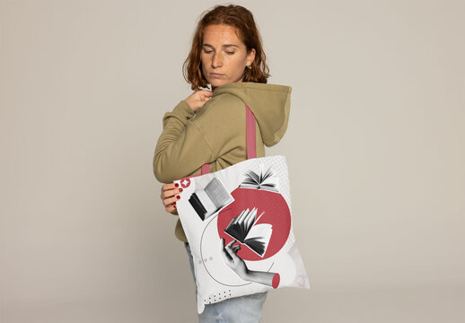 Customize a Stylish Tote Bag for Any Occasion While Enjoying Fashion. PSD mockup. Insert your design, your logo and change color from bag