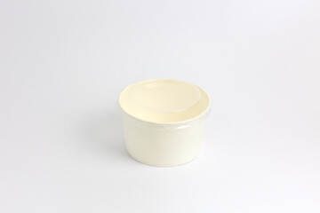 White Paper Bowls with Transparent Lids