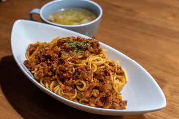 ミートスパゲティとスープ