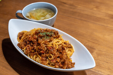 ミートスパゲティとスープ