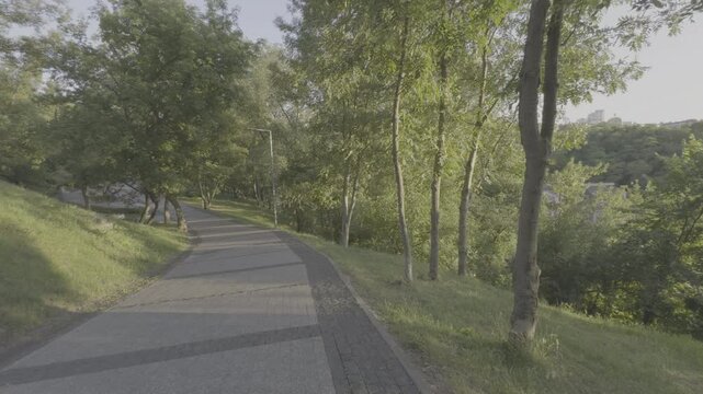 Apple log Footage On iPhone 15 Pro Max
Walk in green park