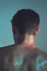 Naklejka premium Detailed Sunburned Back Showing Redness and UV Ray Damage Close-Up