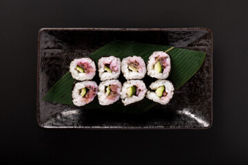 梅ときゅうりの海苔巻き