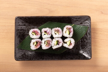 梅ときゅうりの海苔巻き