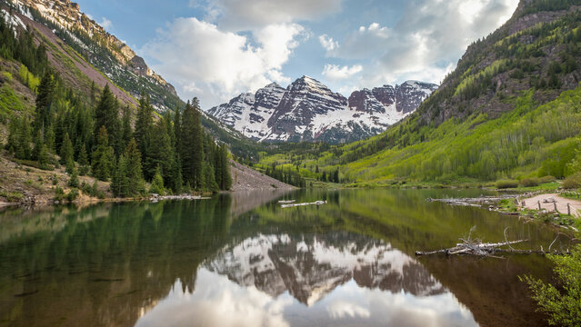 Beautiful reflection at Maroon Lake in Aspen