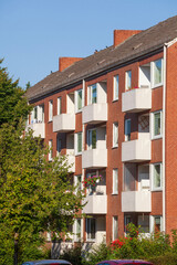 Fototapeta premium Monotones modernes Wohnhaus, Mehrfamilienhaus, Bremen, Deutschland