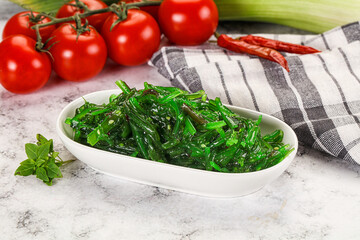 Gourmet chuka salad with sesame