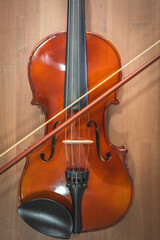 Fototapeta premium violin on a bright desk