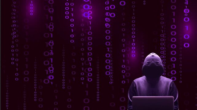 Silhouette violette d&eacute;cal&eacute;e sur la droite du cybercriminel devant son &eacute;cran d'ordinateur portable sur fond de donn&eacute;es binaires anim&eacute;es pourpres
