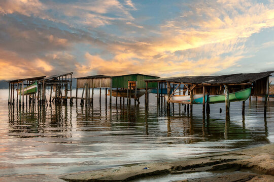 Fim de tarde, hora de guardar os barcos