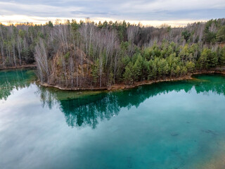 Jaworzno, Polska, krajobraz atrakcyjnych okolic miasta z pięknymi lasami i krystalicznie czystymi jeziorami © hunter76