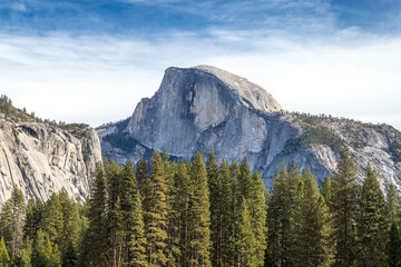 Obraz premium Majestic Half Dome in Yosemite National Park