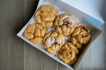 Six Pieces Choux Cream