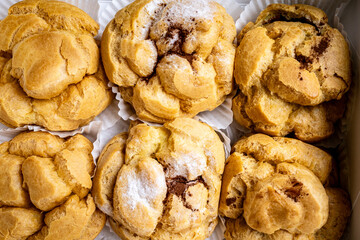 Six Pieces Choux Cream