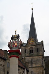 Ehrensäule und Kirche in Kronach