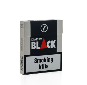 Djarum Black – Silver / Ultra Smooth (12 Filtered Cigars) – KLOWDZ Vapor & Smokeshop