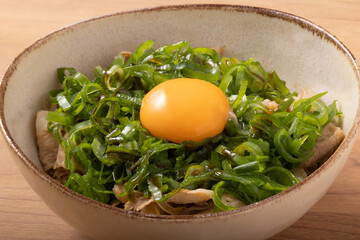 ねぎたま　焼肉丼（豚肉）